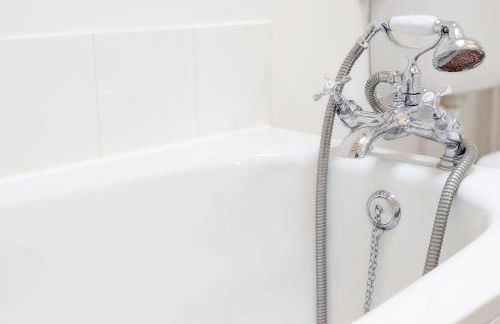 Shires Barn Farmhouse - Westbourne - Photo 48