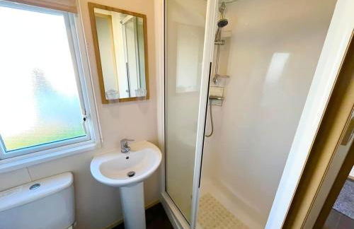 Ocean Bliss-Beach Front - Lux- Sea View- 3-Bedroom Caravan- 8 Sleeps - Photo 29