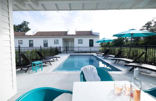 Seaside Veranda 7 - Steps to Beach, Pet-Friendly, Pool, Fast WiFi - Foto 2