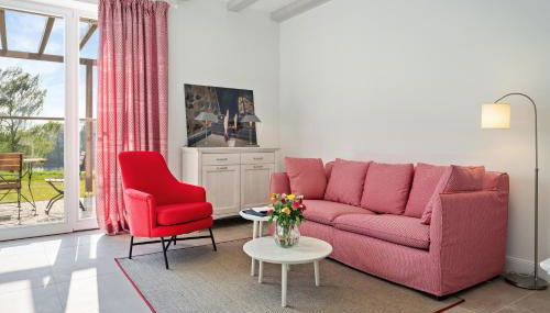 GUT KLETKAMP "Mühlenhof 4" - Ruhige Ferienwohnung mit 3 Schlafzimmern I Terrasse mit See- & Naturblick I Gemeinschaftsgarten I 15 Min zur Ostsee I Küche I Parkplatz I Waschmaschine I WLAN - Foto 5