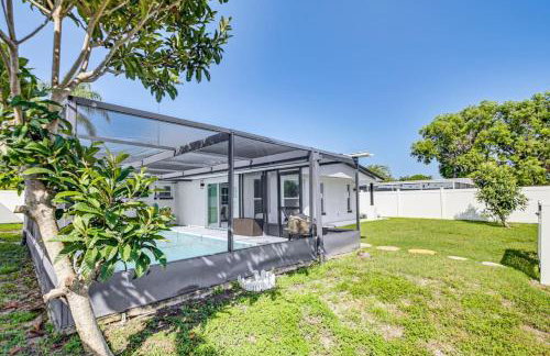 Canal Front Oasis w Heated Pool Close to the Beach - Foto 8