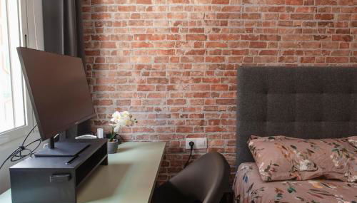 Luxury Artistic Digital Nomad 2 Bedroom w/Terrace - Photo 3