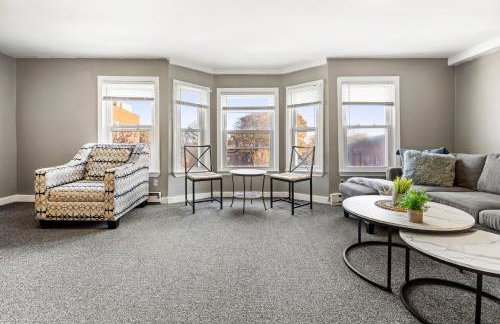 Downtown Beverly Apartment 8 Minutes to Salem and has King Beds - Photo 21