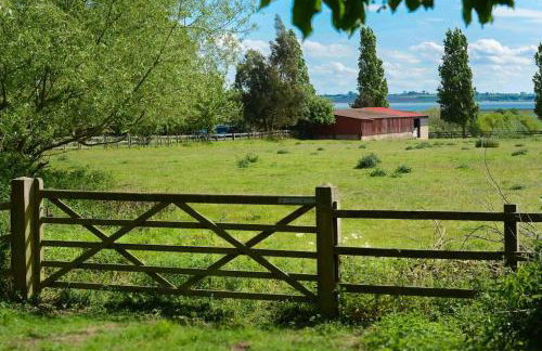 The Wobbin, Remote, Comfort, Sea Views and the beautiful Essex Marshes - Foto 9