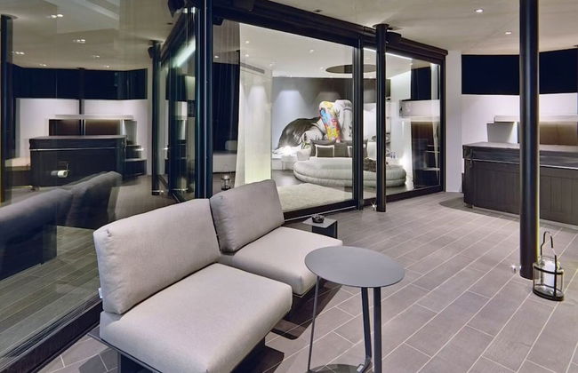 Striking Villa With Terraced Garden - Foto 11