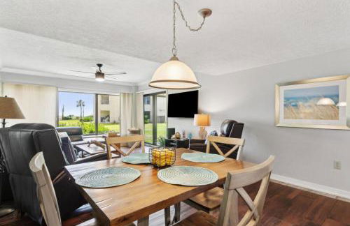 Amelia Surf and Racquet Club Condo - 1st Floor Ocean View - Pools - Tennis Courts - Sleeps 4 - Foto 3