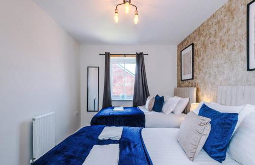 Liverpool-Halewood-Speke - NR Airport & JLR - Sleeps 8 - 5 Beds 1 sofabed 2 Bath Driveway Parking - Docks - Short 2 Long Stays - by Samina, ARZ Stays - Foto 17