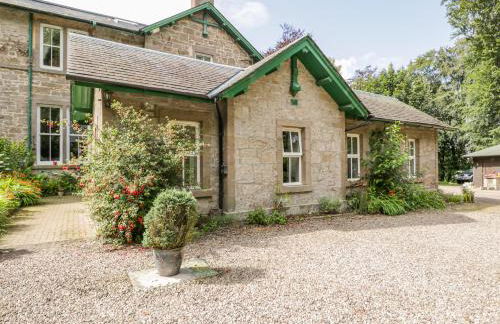 Courtyard Cottage - Photo 1