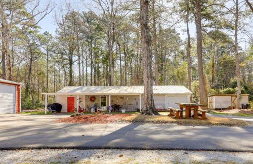 Secluded Newport Getaway with Fire Pit and Grill! - Foto 27