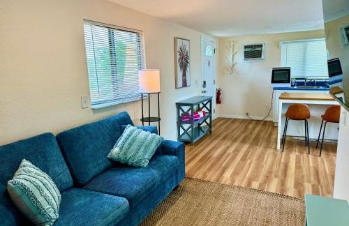 Sun-Drenched 1BR Apt - 5min walk to Beach - Foto 2