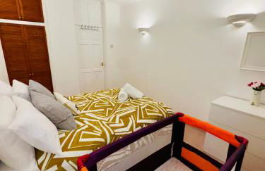 Vauxhall, river Thames, Big Ben Retreat, Central London family Stay - Photo 5