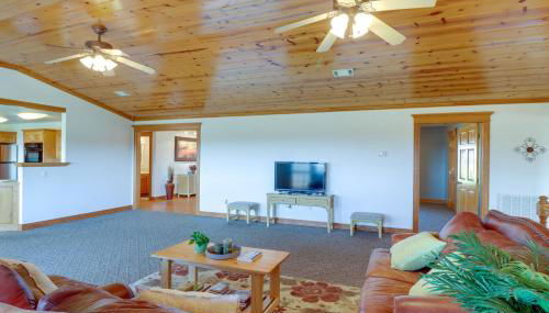 Mountain Views and Shared Pool Ozarks Family Home - Foto 5