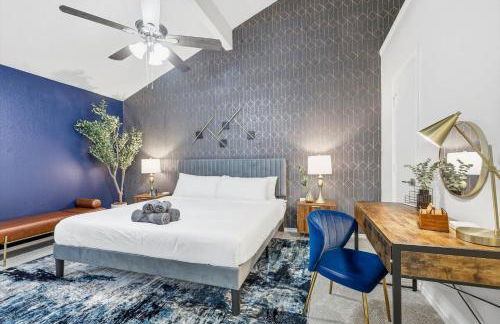 Luxury Living w Backyard Pool Oasis 5BD 3BA - Foto 13