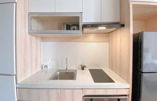 Spacious And Homey Studio At Cleon Park Apartment - Photo 8