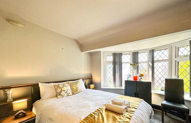 Beautiful Detached Villa - Jacuzzi Bath - Parking - Foto 47