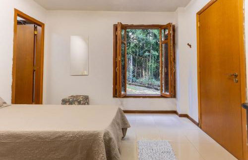 Casa espaçosa com piscina ampla e churrasqueira perto de São Paulo - Foto 54