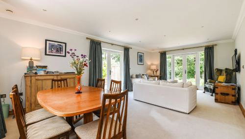 Woodland Cottage by inspirestays-com - Foto 5