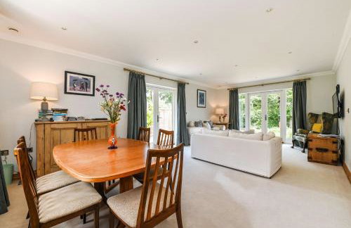 Woodland Cottage by inspirestays-com - Photo 5