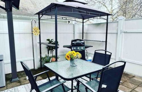 BoDekes N Tacoma Landing with HOT TUB near University - Foto 6