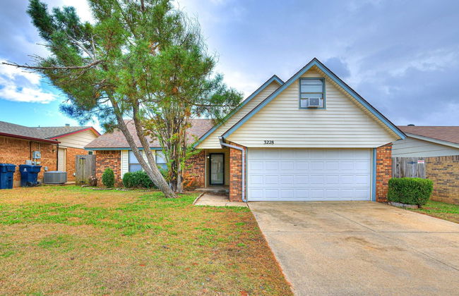 Veteran-Owned Home in Quiet OKC - Foto 39