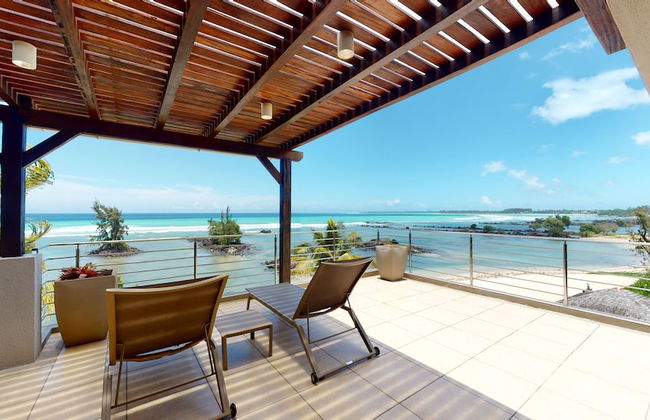 Bon Azur Beachfront Suites & Penthouses with LOV - Photo 36