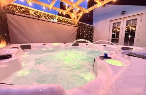 Lethbridge Villa 49 3-bedroom Apartment with private HOT TUB,Fibre WiFi, free parking, sleeps 6 - Foto 3