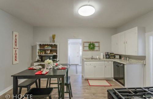 *H NEW!* Centrally Located 3BDRM Traveler`s Home Near Downtown Colorado Springs - Foto 21