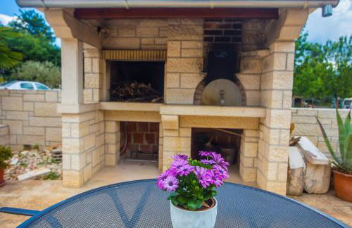 Three-Bedroom Apartment Mir with Private Infinity Pool - Foto 7