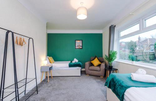 3BR Home Sleeps 6 Perfect for Short and Long Term Stays - Foto 40