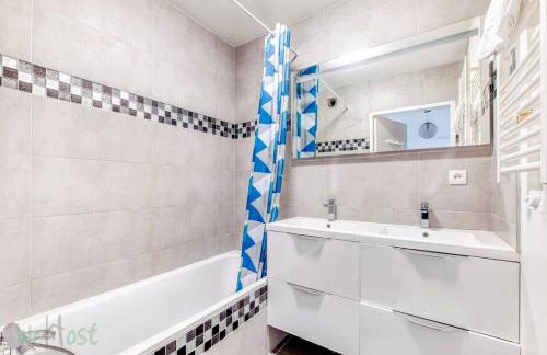 Bedroom apartment with balcony and pool - Foto 9