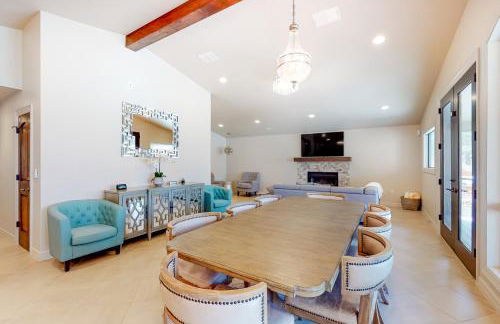 Lakefront home with hot tub, dock, kayaks, central AC, & great lake views - Foto 3