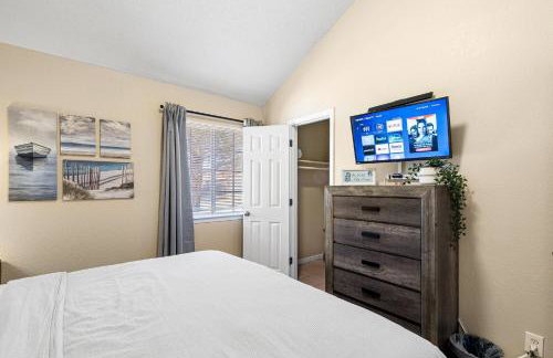 Peaceful West: 4BR Dusk Haven - Foto 32