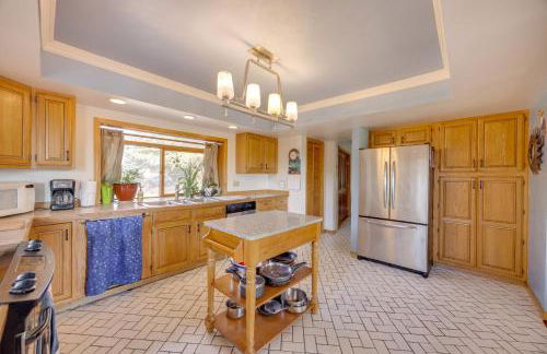 3 Mi to Garden of the Gods Quiet Home with Hot Tub! - Foto 8