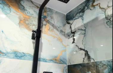 Super luxury 2 bedroom, full house sleep 5 with garden & parking close to airport - Foto 27