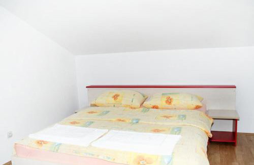 Apartments with swimming pool Caska, Pag - 3085 - Photo 28