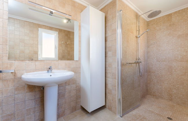 Dones D Aigua 11 in Urbanitzaci s Estanyol - Photo 36