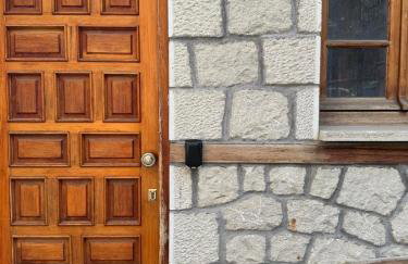 Το σπίτι της πλατείας - Photo 5