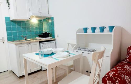 Sha La La - Charming, unique studio in a historic building next to a castle, WIFI, smart TV, washer-dryer - Photo 12