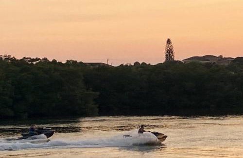 Paradise with a pool, pier and private beach area - Foto 39