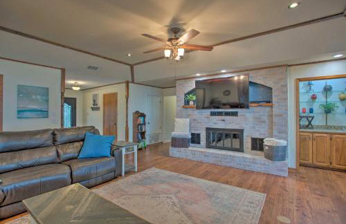 Roomy Texas Lake Retreat with Private Boat Ramp - Foto 5