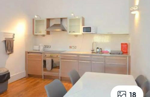 PENTHOUSE APARTMENT - FREE GARAGED Parking - BALCONY - GYM - Foto 7