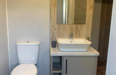 Bay Tree Lodge: Lakeside lodge w/hot tub & cinema surround sound - Foto 20