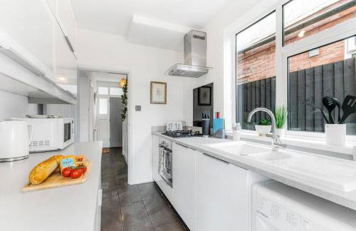 Relaxing 3 Bedroom Stay with Private TVs Near Ashby - Foto 9