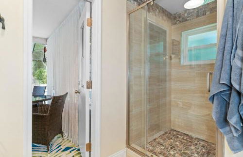 Minutes to boat ramps and beach and private pool! - Foto 38