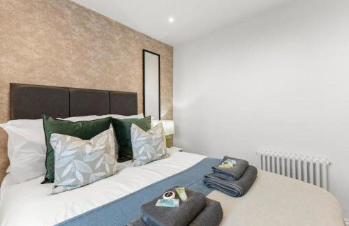 Stunning 4 Bedroom Abode in Zone 1 - Balcony - Sleeps 9 - Foto 29