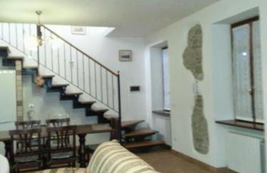 Refurbished 3 Bedroom Farmhouse in Emilia - Photo 23