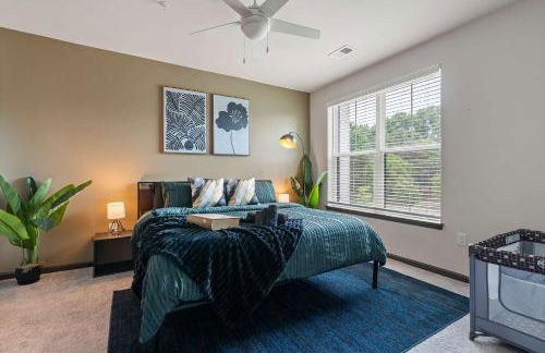 3BR King Bed Balcony North Raleigh - Foto 14