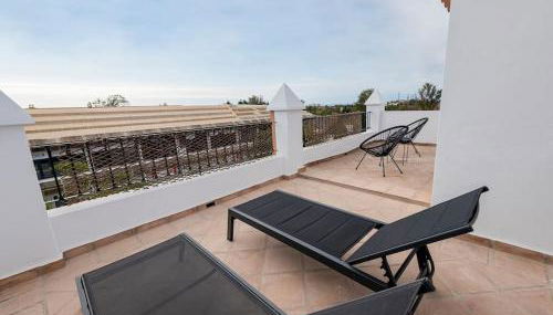 Ático nuevo en lujosa urbanización junto a restaurantes y cafeterías - Photo 4