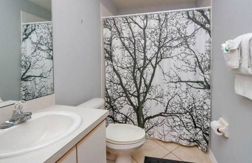 SPECTACULAR, NEW Professional Decor, Near Dis, NO Steps, Pool, Patio, LOW Rates! - Foto 11