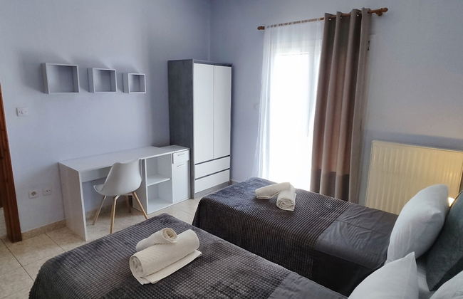 Overlooking the Tower - Photo 14